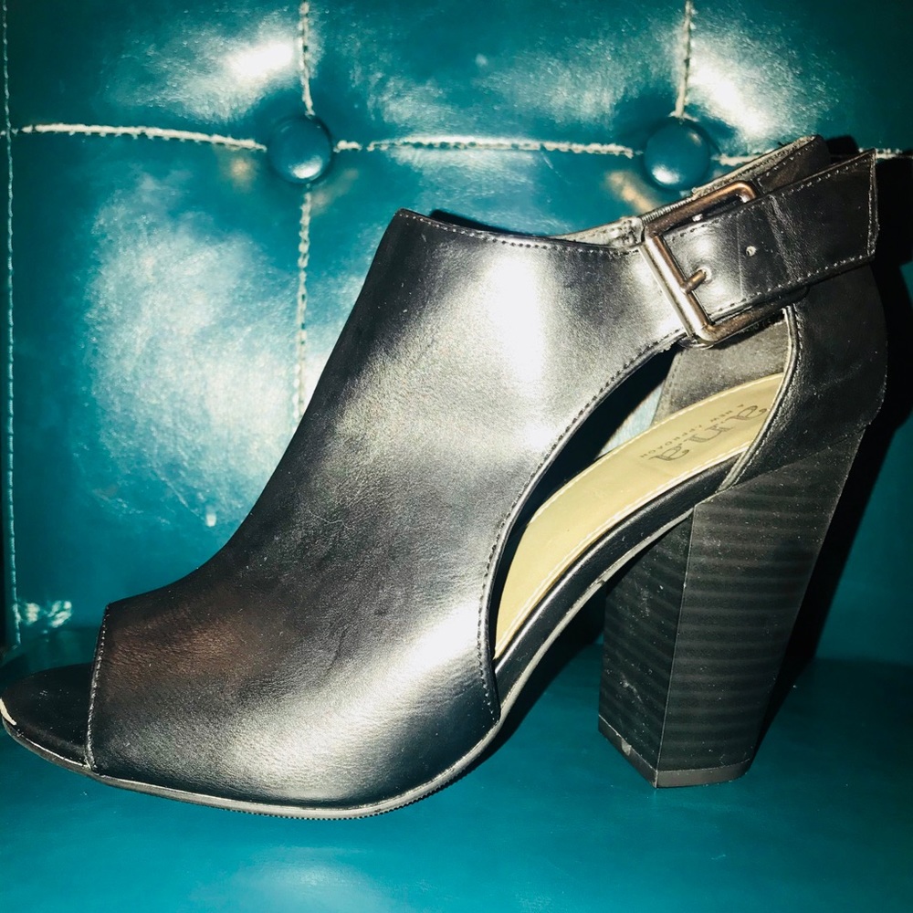 All black A.N.A Juliette all black heels !!